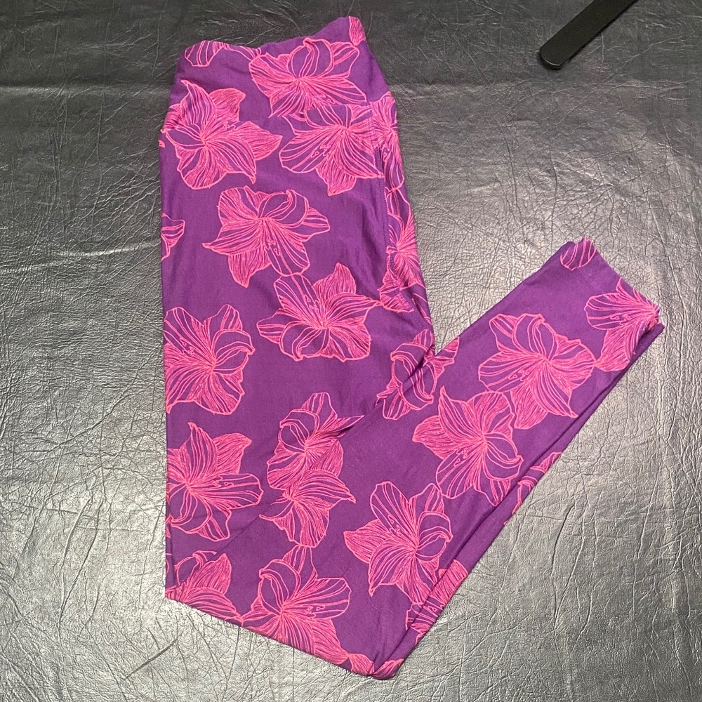 NWOT LulaRoe OS Leggings